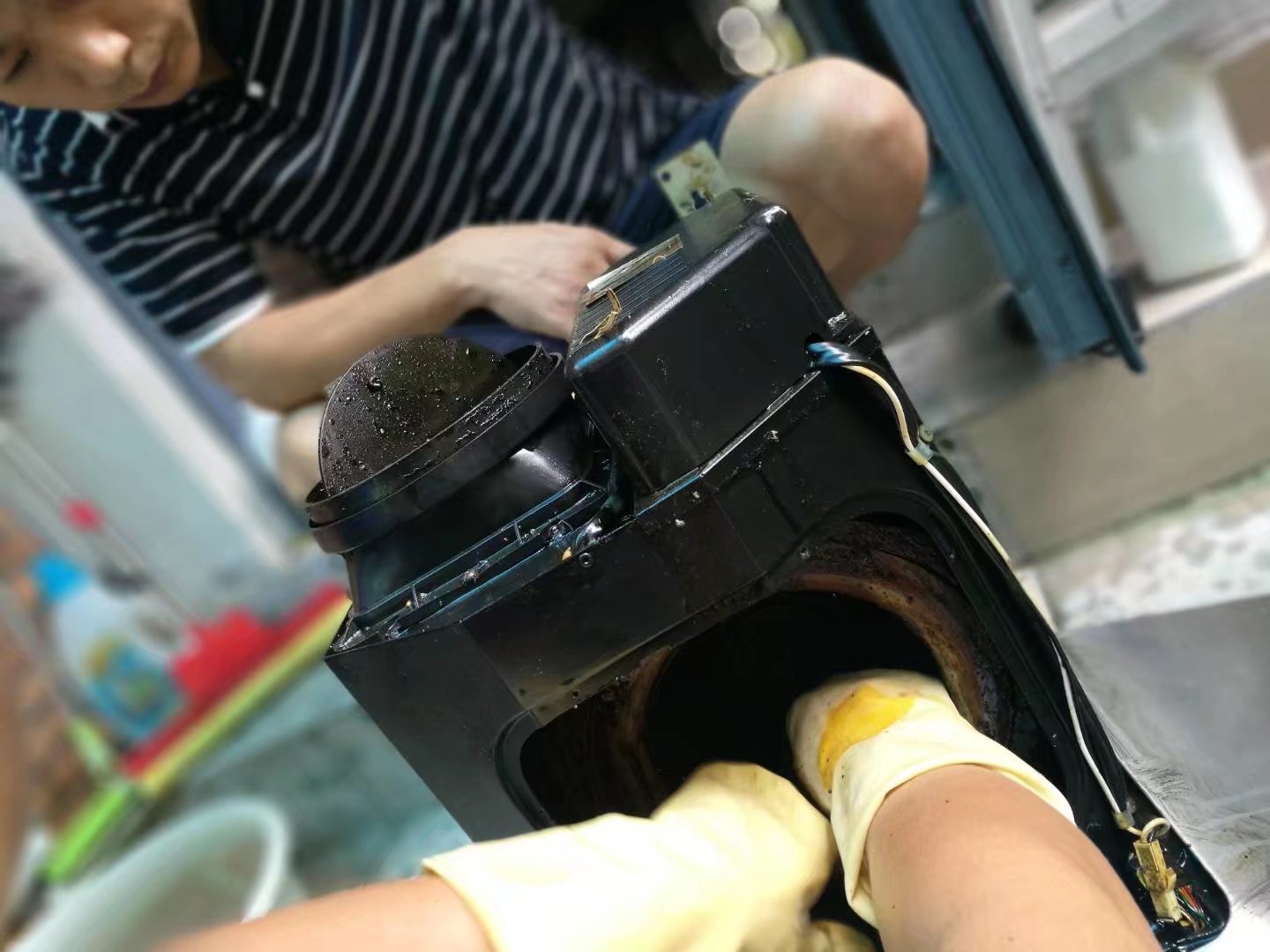 東莞抽油煙機(jī)清洗 東莞抽油煙機(jī)清洗